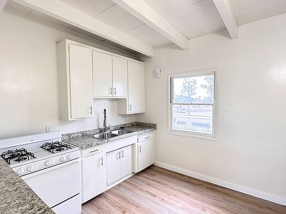 5th image of 11002-11032 Sherman Ave #11002-19