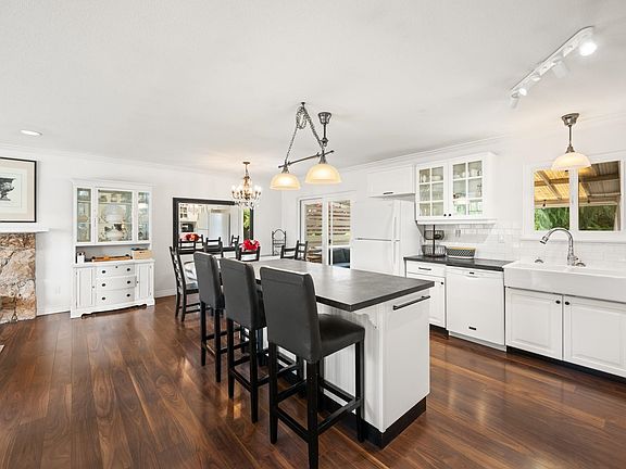 5th image of 5933 Angus Pl