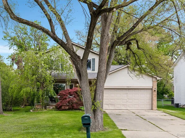2517 Dearborn Ave, Rochester Hills, MI 48309