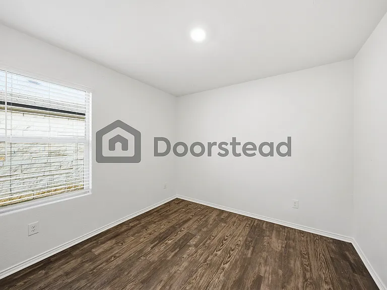 1213 Wildflower St — Photo 11