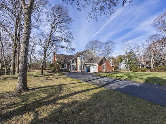 3rd image of 7 Somers Ave