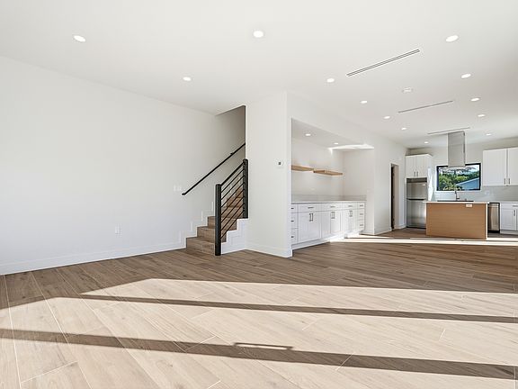 5th image of 1223 N Avenue 45 #3/4