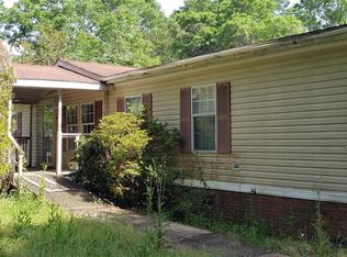 1426 Mercer Rd, Elmore, AL 36025