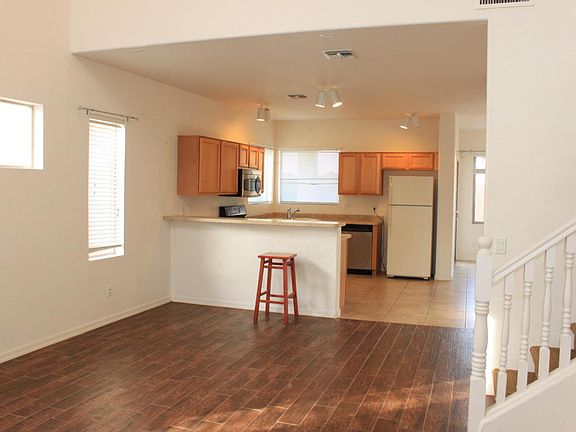 3rd image of 137 E Camino Limon Verde