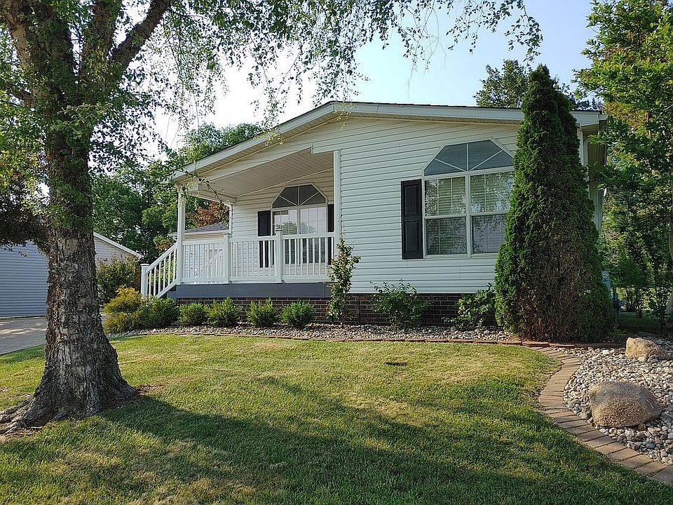 CALL THIS YOUR NEW HOME!!