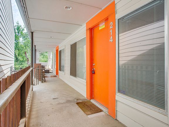 5th image of 2200 Dickson Dr