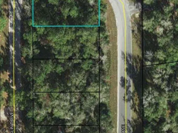 21 Franklin Dr, Crawfordville, FL 32327