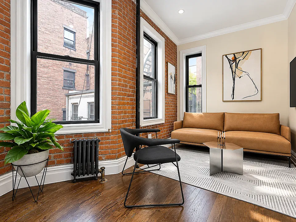 223 Mott St #9