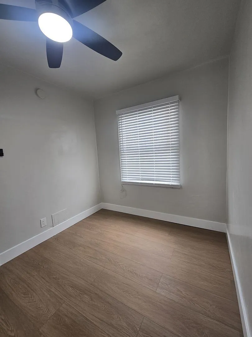 10965 S Figueroa St — Photo 2