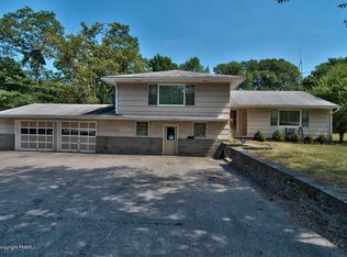 3340 Spruce Cabin Rd, Cresco, PA 18326