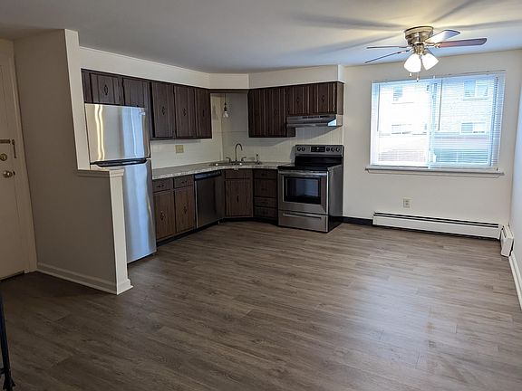 3rd image of 6 Losson Garden Dr APT 1