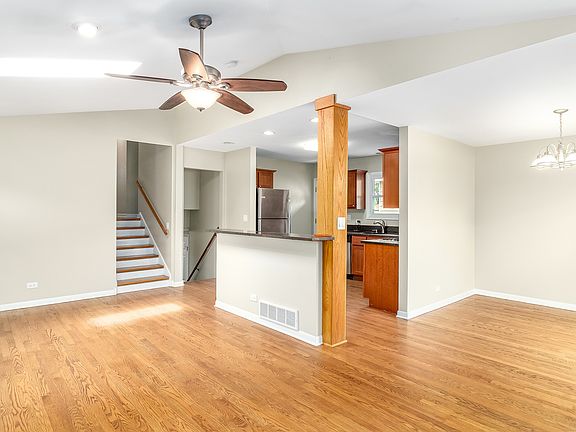 4th image of 108 N Kenilworth Ave