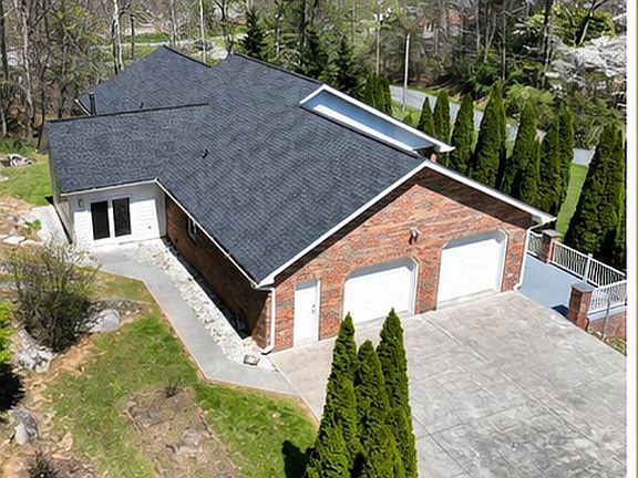 2nd image of 1320 Suntree Dr