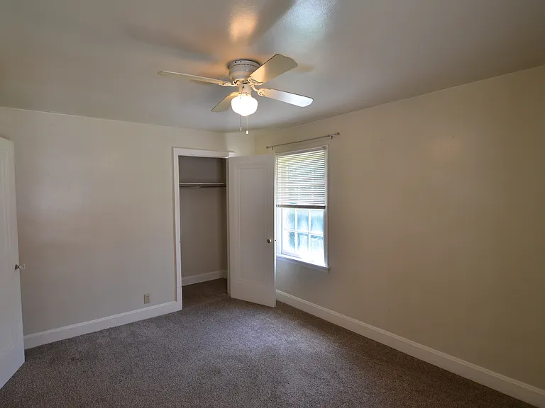 1657 Cedar Ave — Photo 6