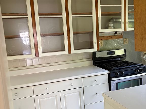 5th image of 311-313 Hawthorn St #311