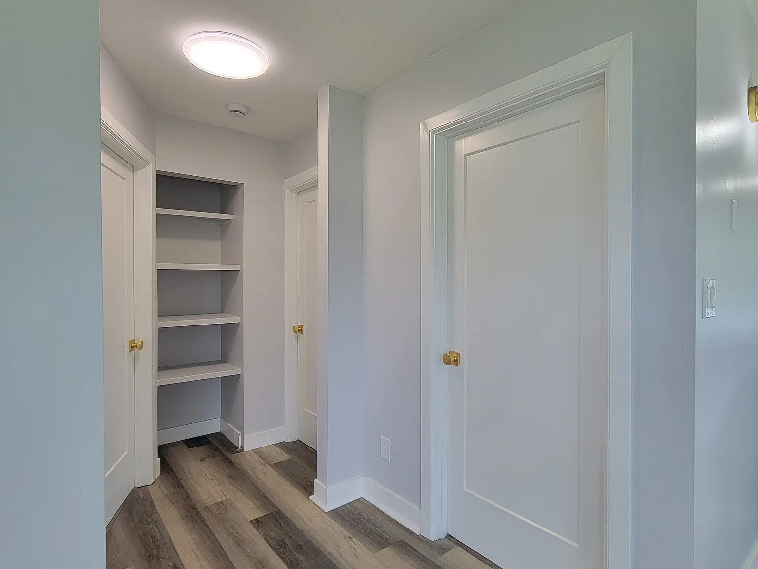 2 bed, 800 sqft, $1,900 — Photo 2