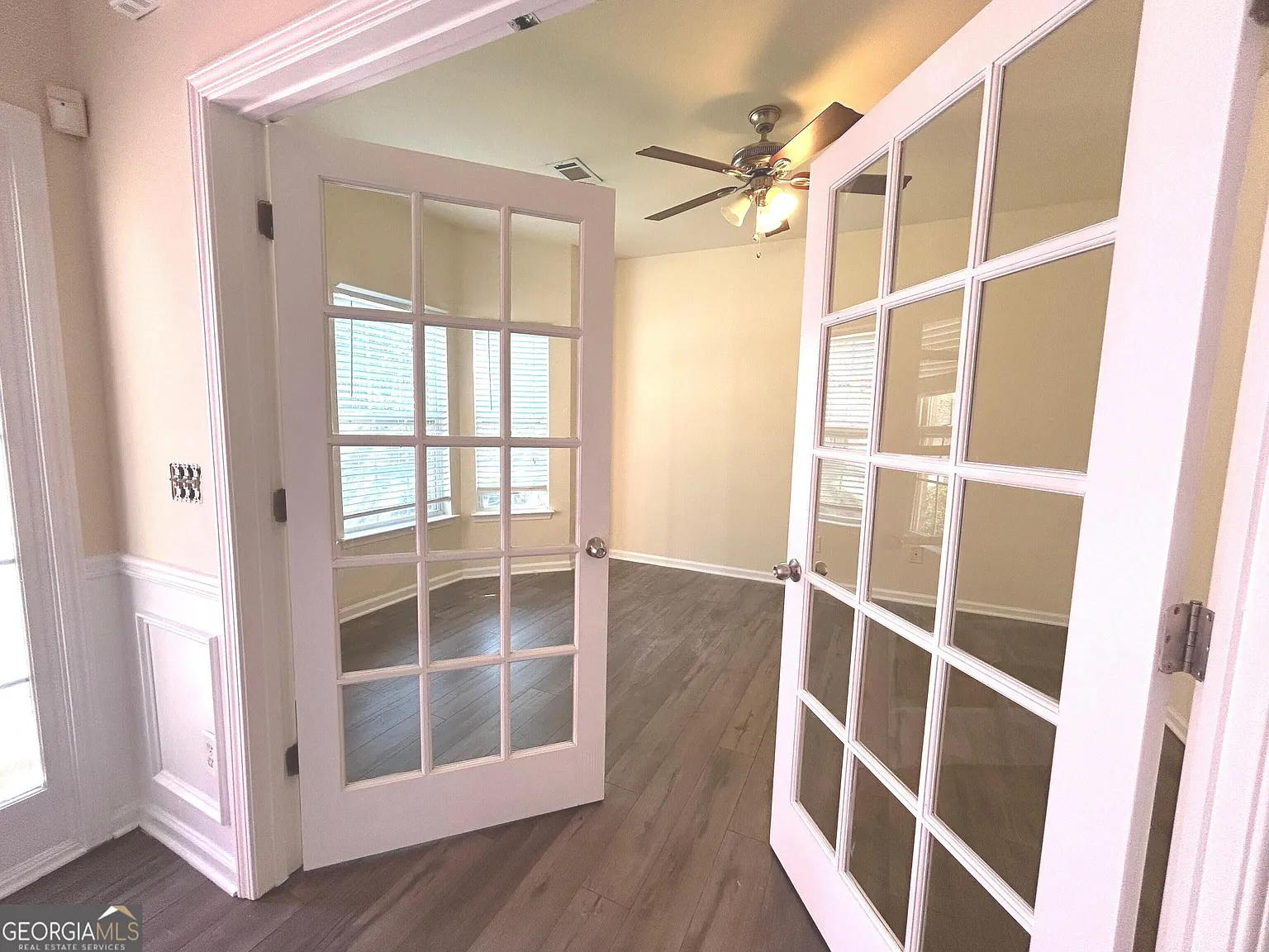 4 bed, 2.5 bath, 2896 sqft, $2,600 — Photo 3