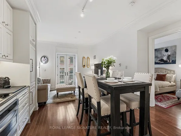 22 Leader Ln #339, Toronto, ON M5E 0B2