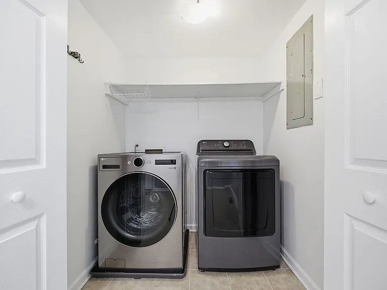 102 Chevis Dr — Photo 18