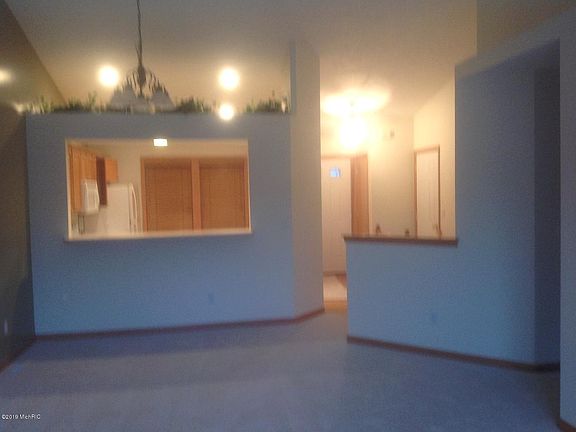 4th image of 402 Abbey Mill Dr SE #75