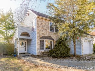 8 Blackberry Cv, Dayton, NJ