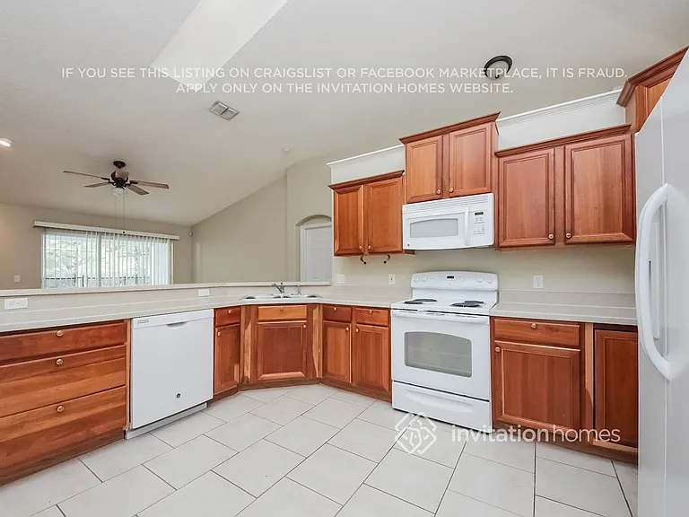 310 Sherborne Ln — Photo 7