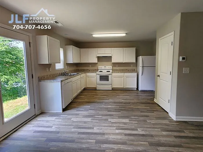1127 Oswald T Dr — Photo 5