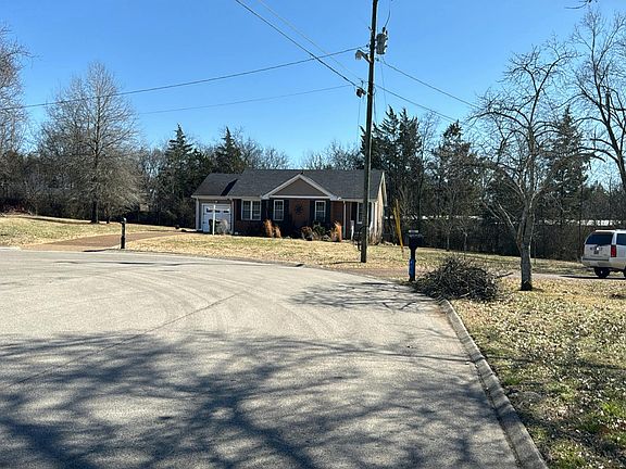 4th image of 402 Dortch Ct