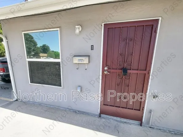 7365 N Loop Dr #3, El Paso, TX 79915