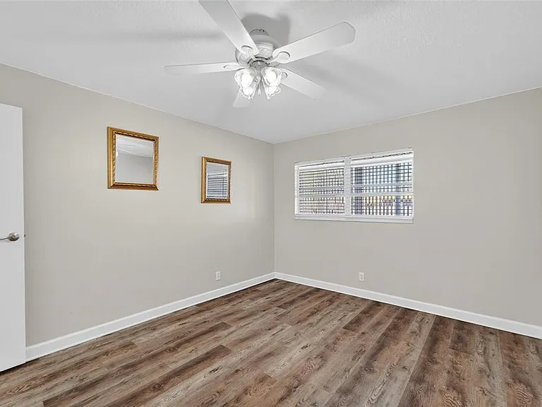 1802 Bedford Ln #12 — Photo 15