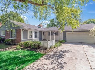 83 Exeter Rd, Williamsville, NY 14221