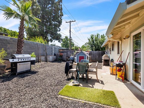 5th image of 10276 S White Rock Rd