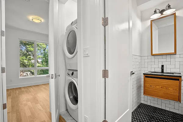 Sold by Compass | media 6