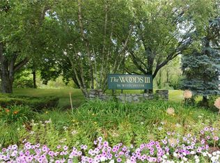 2 Spring Meadow Ln, Peekskill, NY 10566