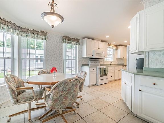 5th image of 10054 Equity Ave