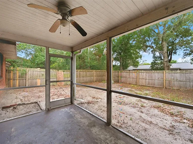 8124 Omaha Cir — Photo 33