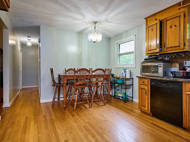 167 Rocky Hill Rd — Photo 10