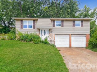 3555 Ridgewood Dr, Saint Charles, MO 63303