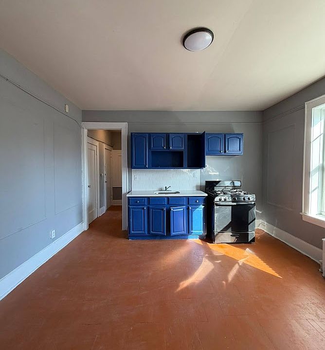 1st image of 515 W 7th St #207B