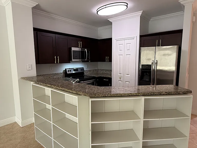 5140 SE Mariner Garden Cir — Photo 3