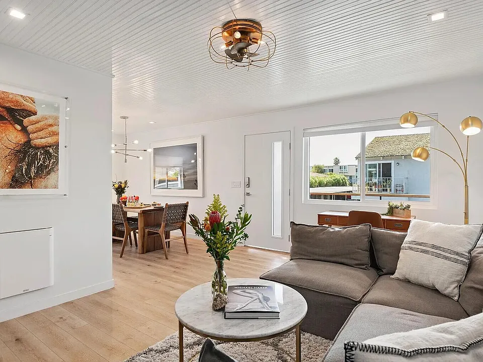 160 Ash Ave #3