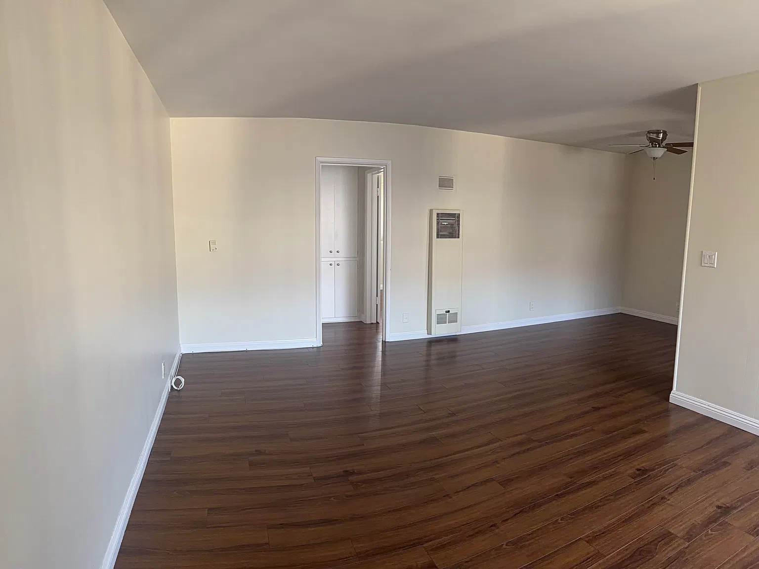 E Cedar Avenue, Burbank — Photo 4