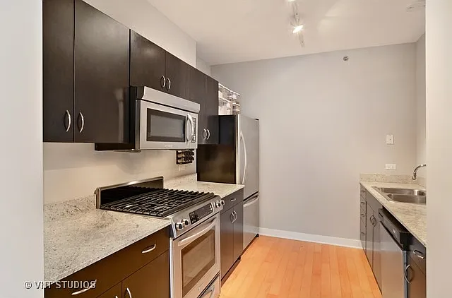 8 E Randolph St #3103 — Photo 3