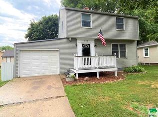 406 12th St, Alton, IA 51003