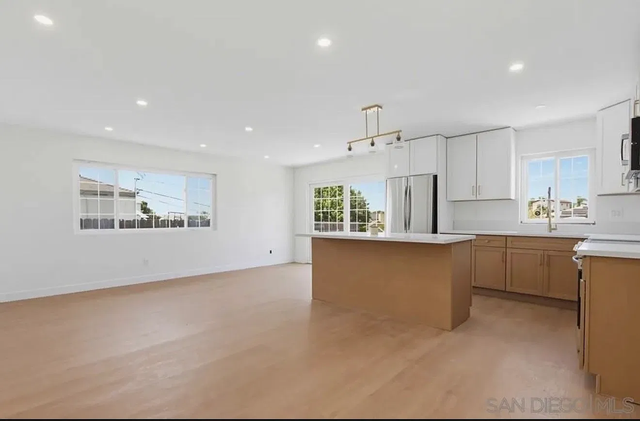 3 bed, $4,100 — Photo 4