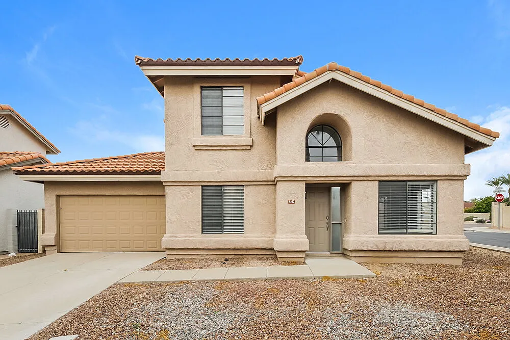 3 bed, 2.5 bath, 1318 sqft, $2,315 — Photo 1