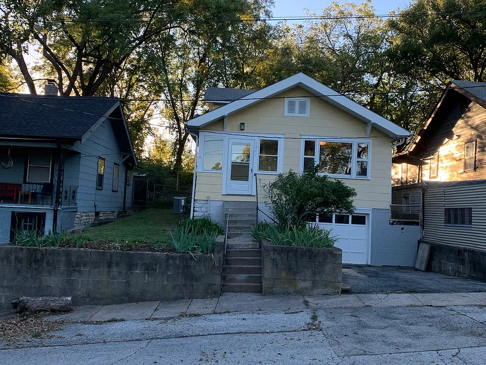 1844 S Saint Paul St