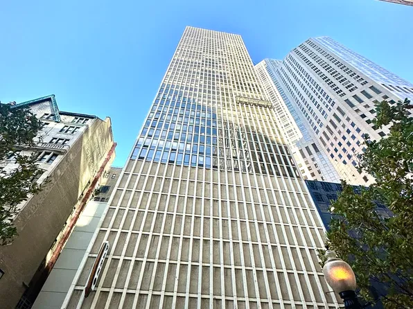 100 E Walton St APT 11E, Chicago, IL 60611