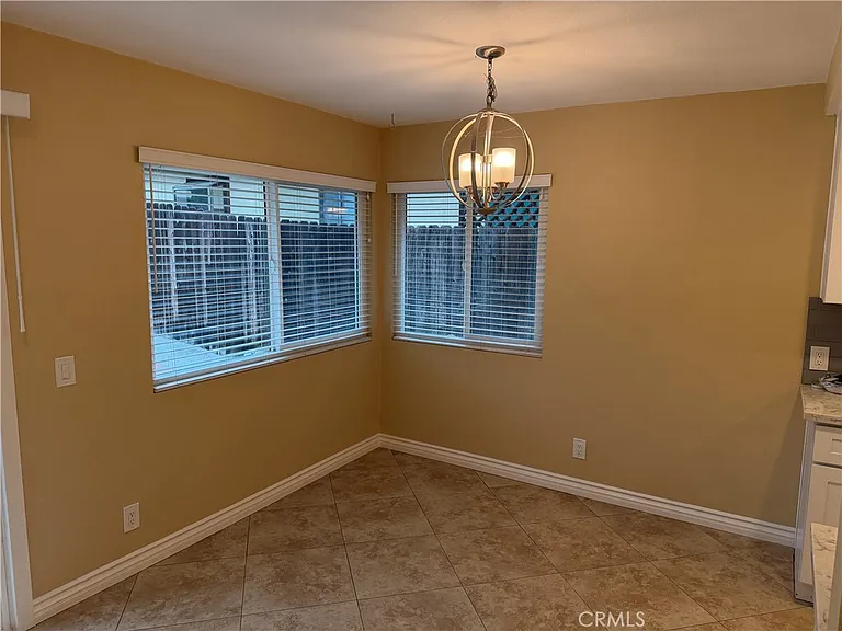 511 Mariposa Ave — Photo 6
