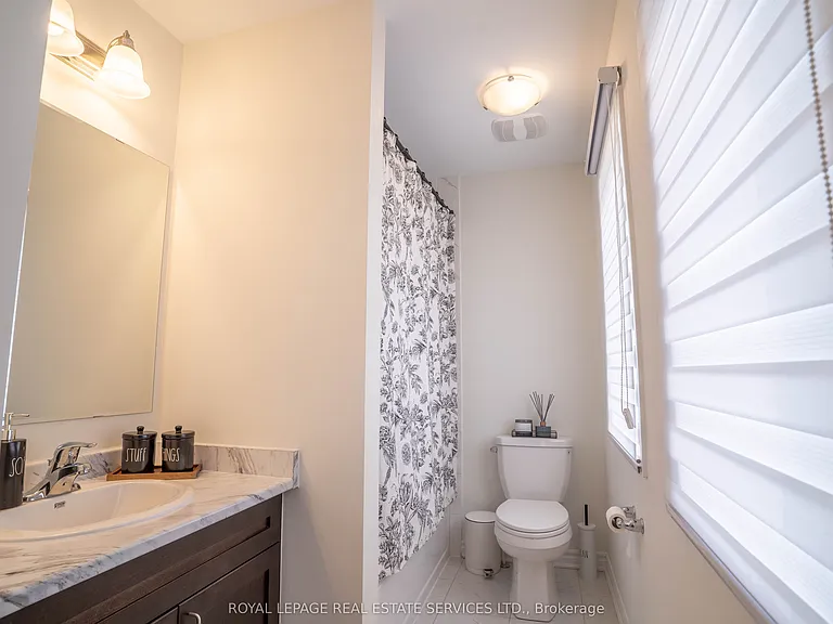 84 Barkerville Dr — Photo 19